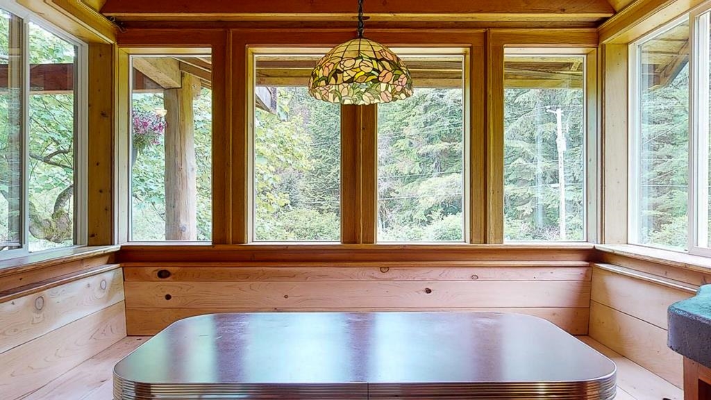 Walk-In Closet Photo of 722 West Bay Road, Gambier Island, BC