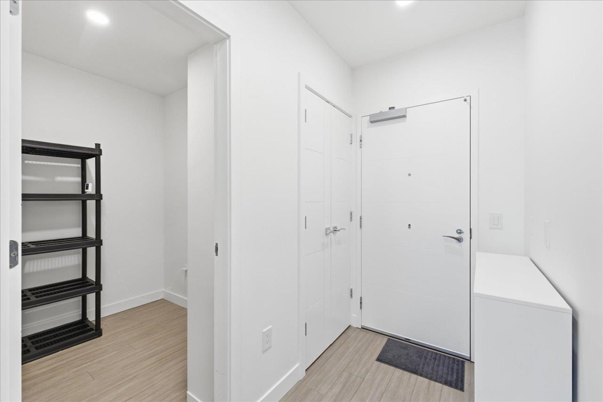 Living Room Photo of 104 438 W King Edward Avenue, Vancouver, BC