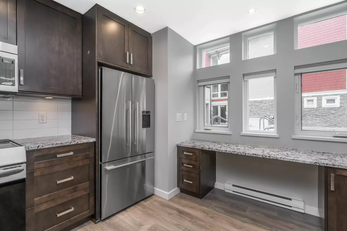 Kitchen Island Photo of 101 2242 Whatcom Road, Abbotsford, BC