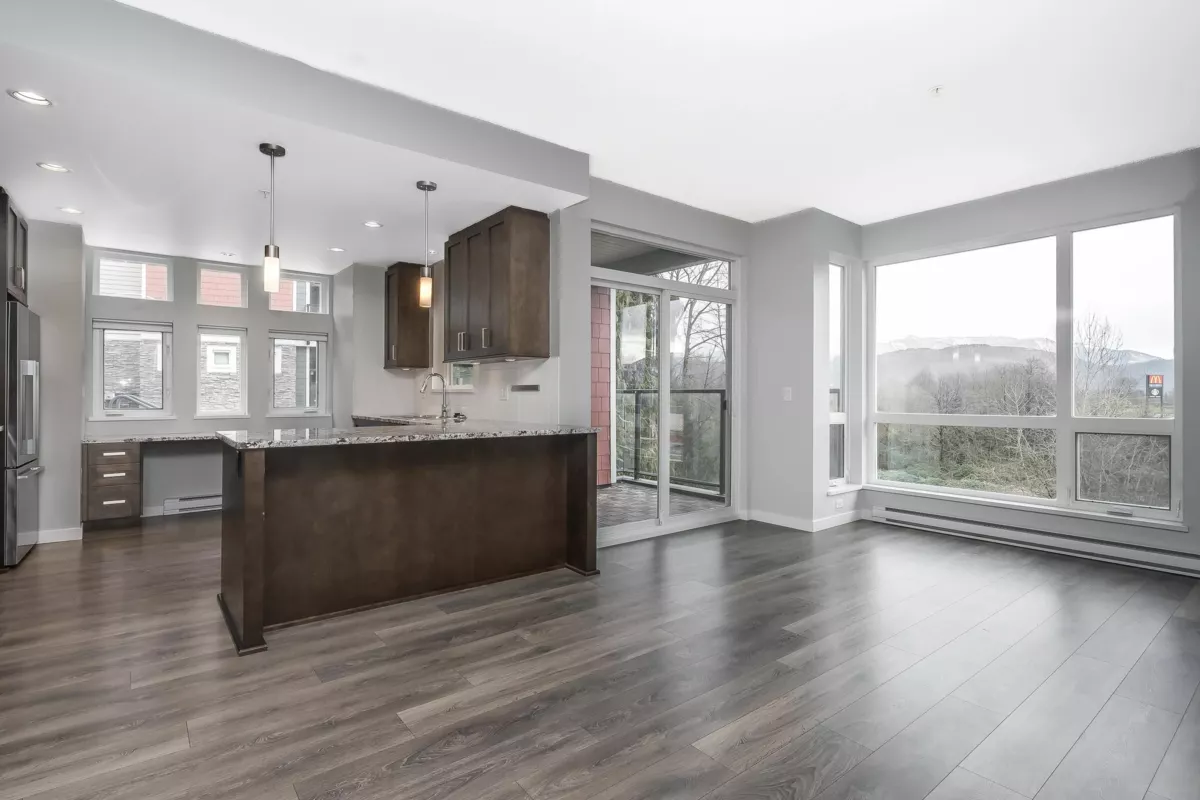 Kitchen Photo of 101 2242 Whatcom Road, Abbotsford, BC