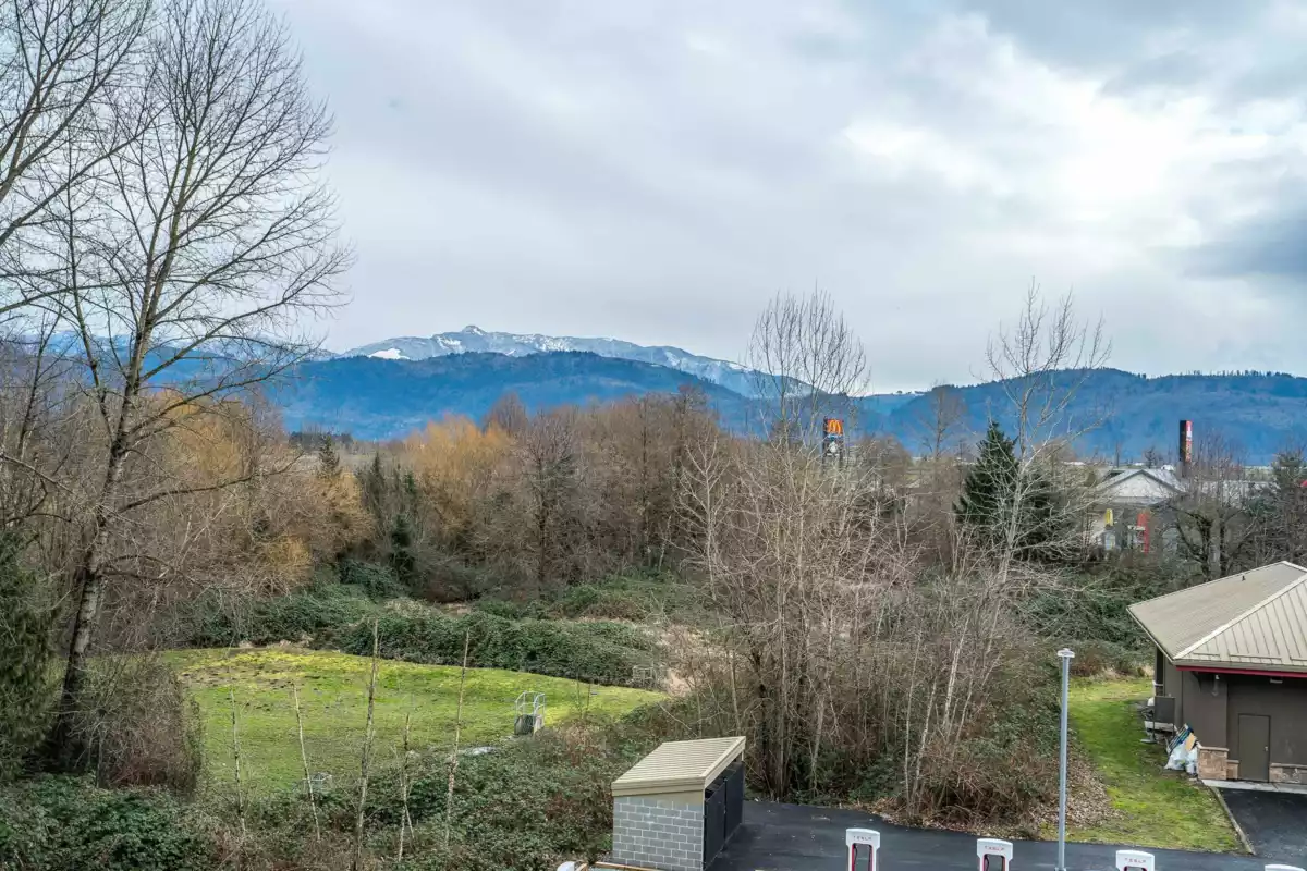 Outdoor Patio Photo of 101 2242 Whatcom Road, Abbotsford, BC