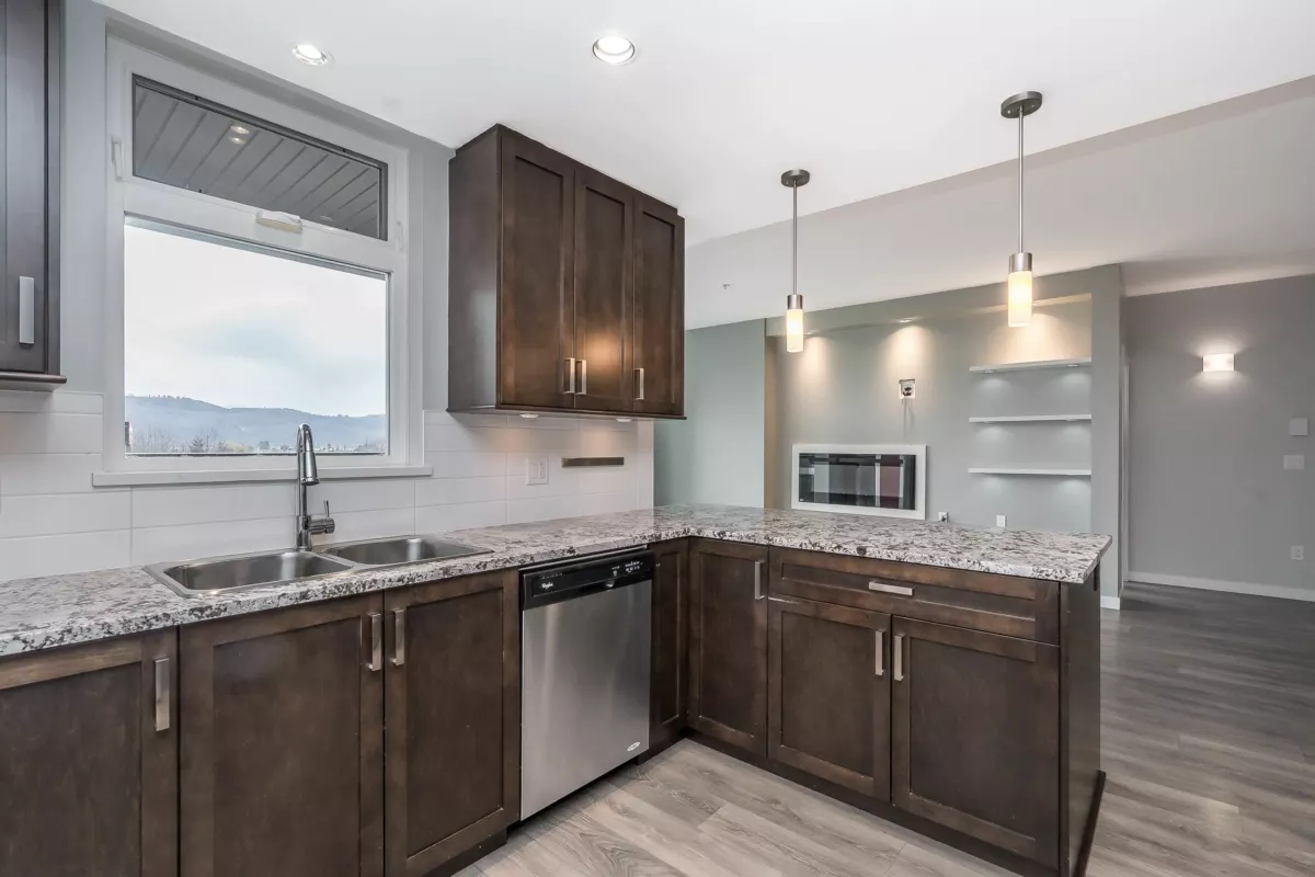 Primary Bedroom Photo of 101 2242 Whatcom Road, Abbotsford, BC