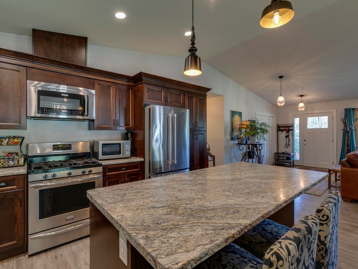Basement Recreation Room Photo of 36478 Cascade Ridge Drive, Mission, BC