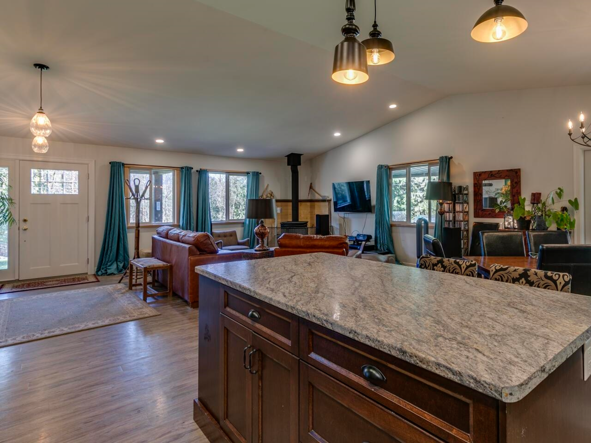 Entry Foyer Photo of 36478 Cascade Ridge Drive, Mission, BC