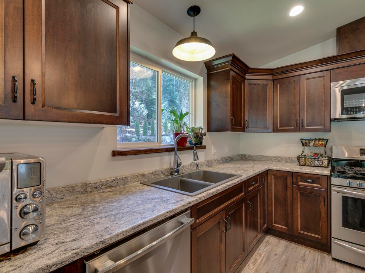Laundry Room Photo of 36478 Cascade Ridge Drive, Mission, BC