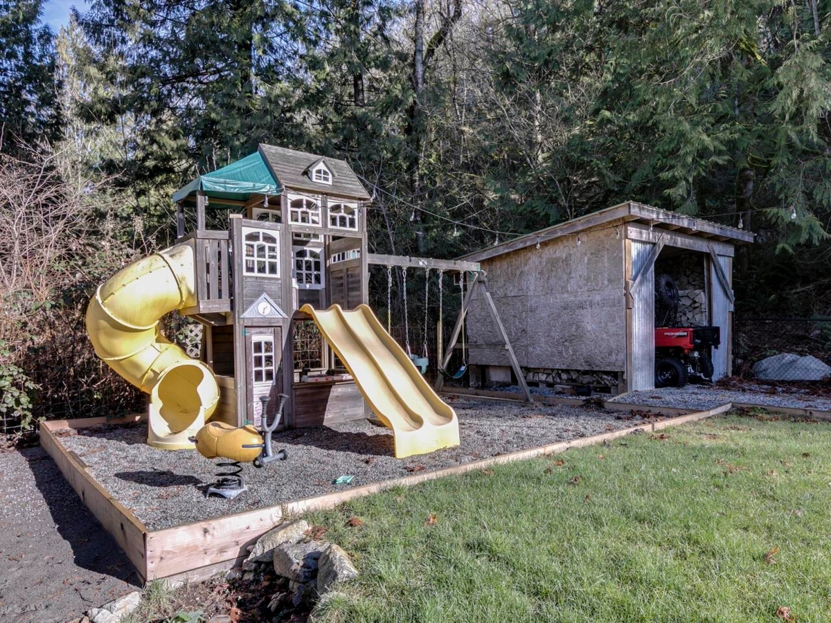 Outdoor Kitchen Photo of 36478 Cascade Ridge Drive, Mission, BC