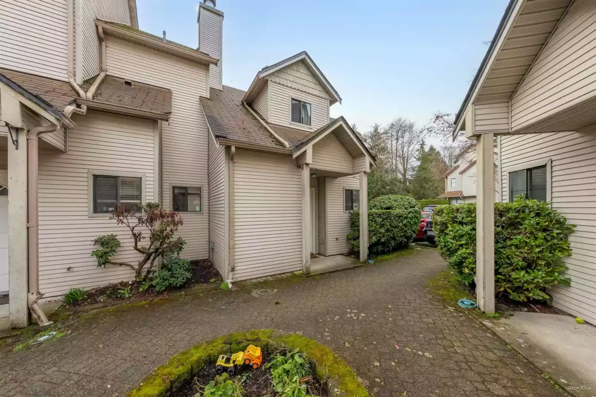 Front Yard Photo of 49 98 Begin Street, Coquitlam, BC