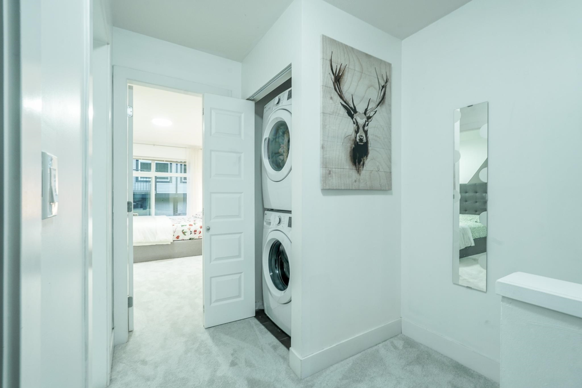 Basement Recreation Room Photo of 100 6299 144 Street, Surrey, BC