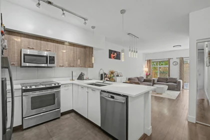 100 6299 144 Street, Surrey, BC