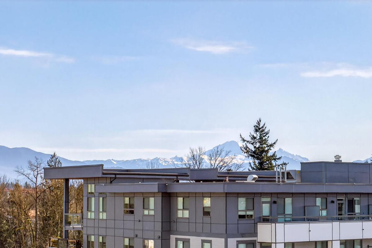 Backyard Photo of 502 3080 Gladwin Road, Abbotsford, BC