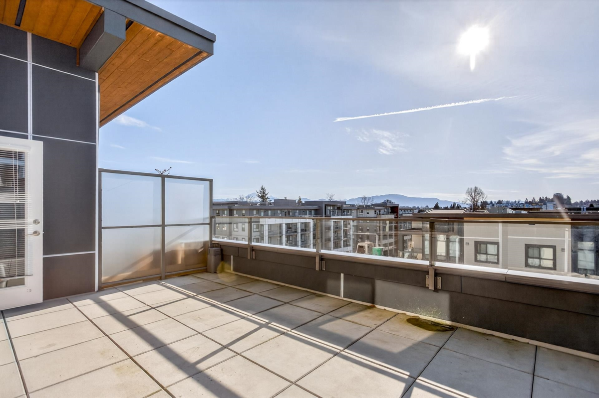 Hallway Photo of 502 3080 Gladwin Road, Abbotsford, BC