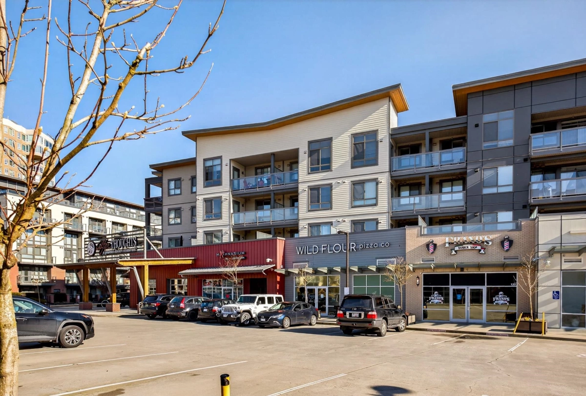 Swimming Pool Photo of 502 3080 Gladwin Road, Abbotsford, BC