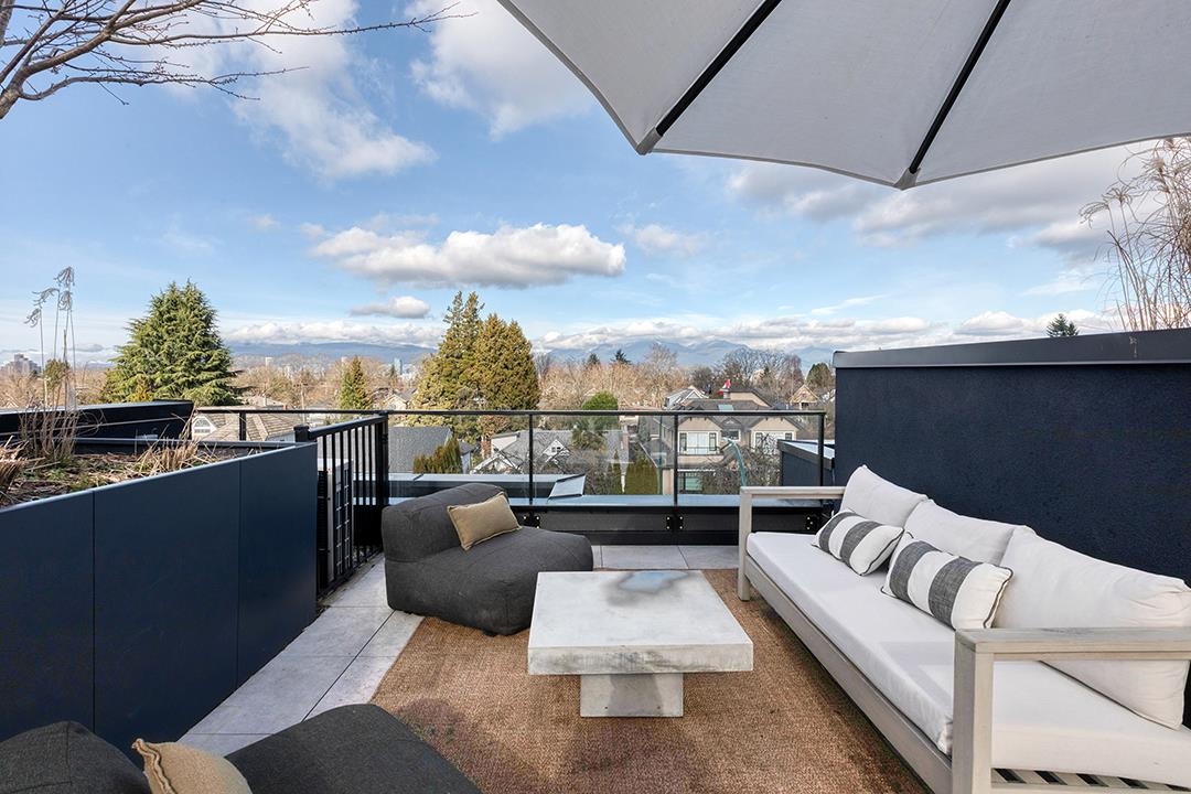 Dining Area Photo of 48 W King Edward Avenue, Vancouver, BC