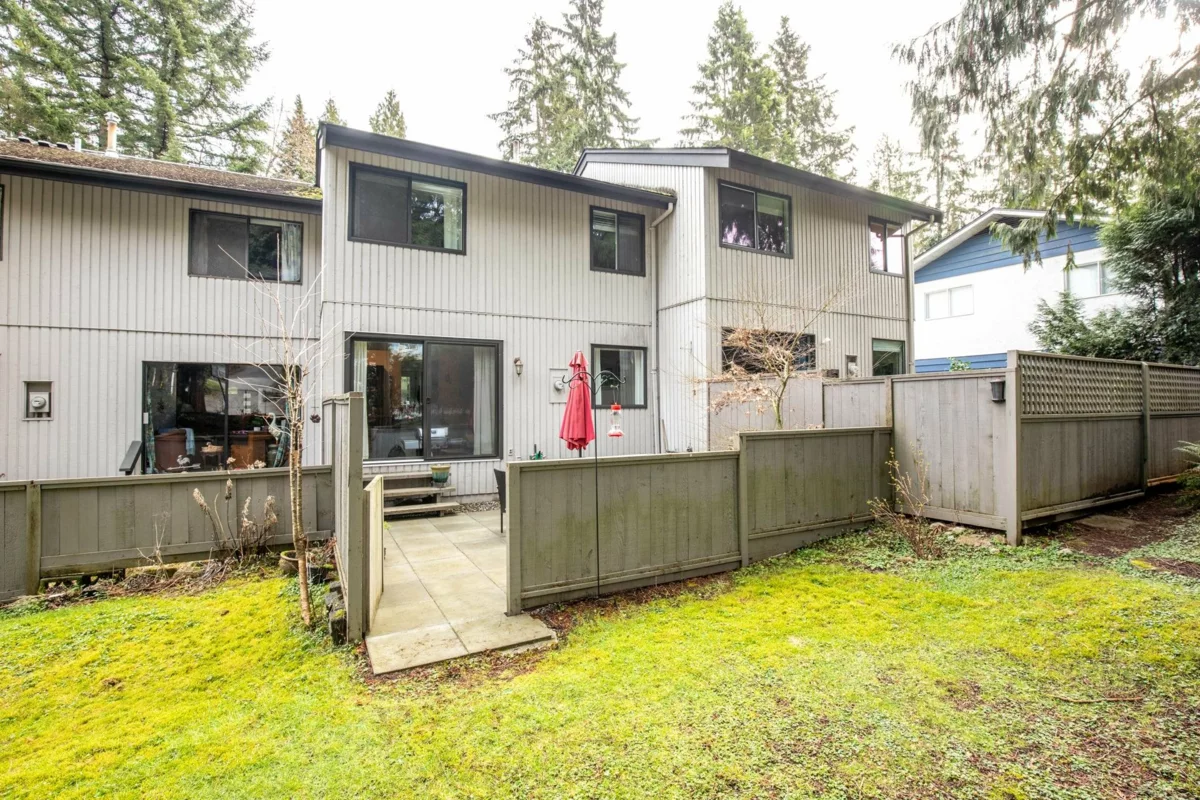 Outdoor Deck Photo of 2060 Deep Cove Crescent, North Vancouver, BC