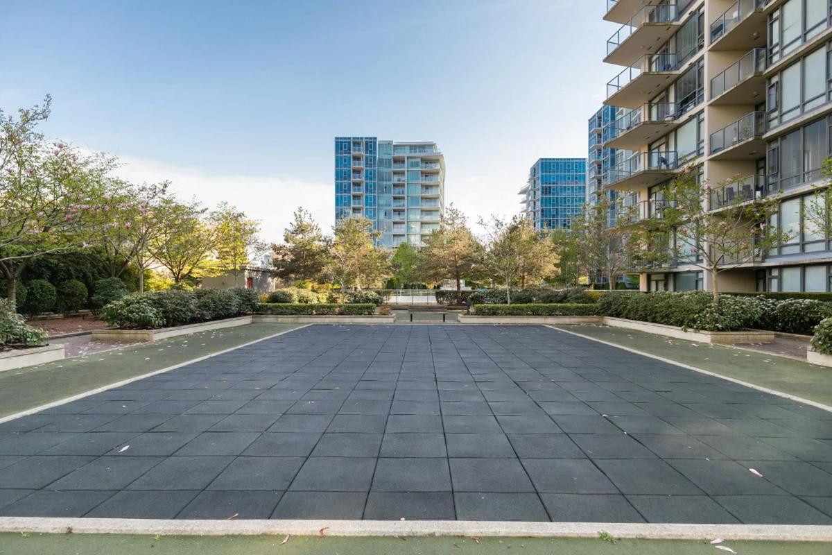 Garden / Landscaping Photo of 808 6888 Alderbridge Way, Richmond, BC