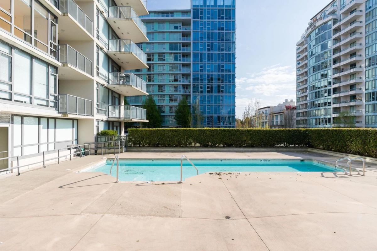 Hot Tub / Spa Photo of 808 6888 Alderbridge Way, Richmond, BC