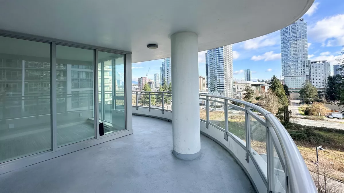 Basement Recreation Room Photo of 705 13303 Central Avenue, Surrey, BC