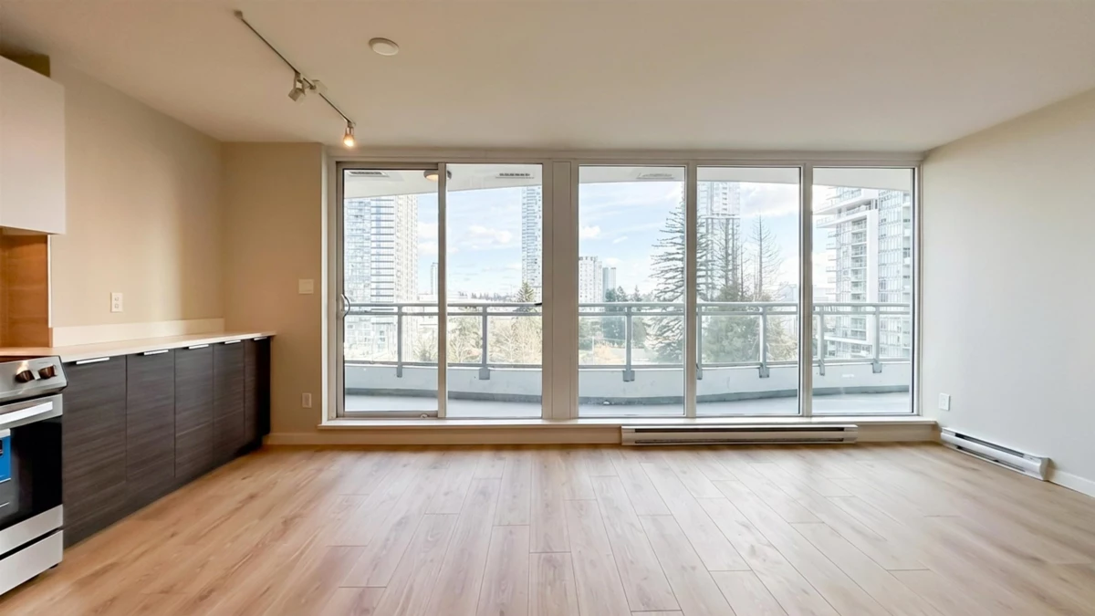 Kitchen Photo of 705 13303 Central Avenue, Surrey, BC