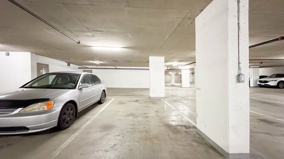 Laundry Room Photo of 705 13303 Central Avenue, Surrey, BC