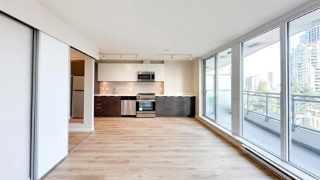 705 13303 Central Avenue, Surrey, BC, Surrey — Apartment/Condo for sale
