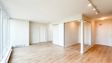 705 13303 Central Avenue, Surrey, BC, Surrey — Apartment/Condo for sale