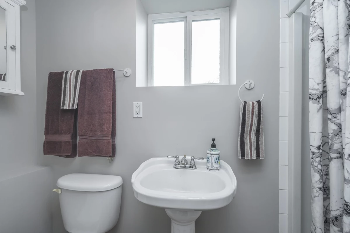 Hallway Photo of 35104 Spencer Street, Abbotsford, BC