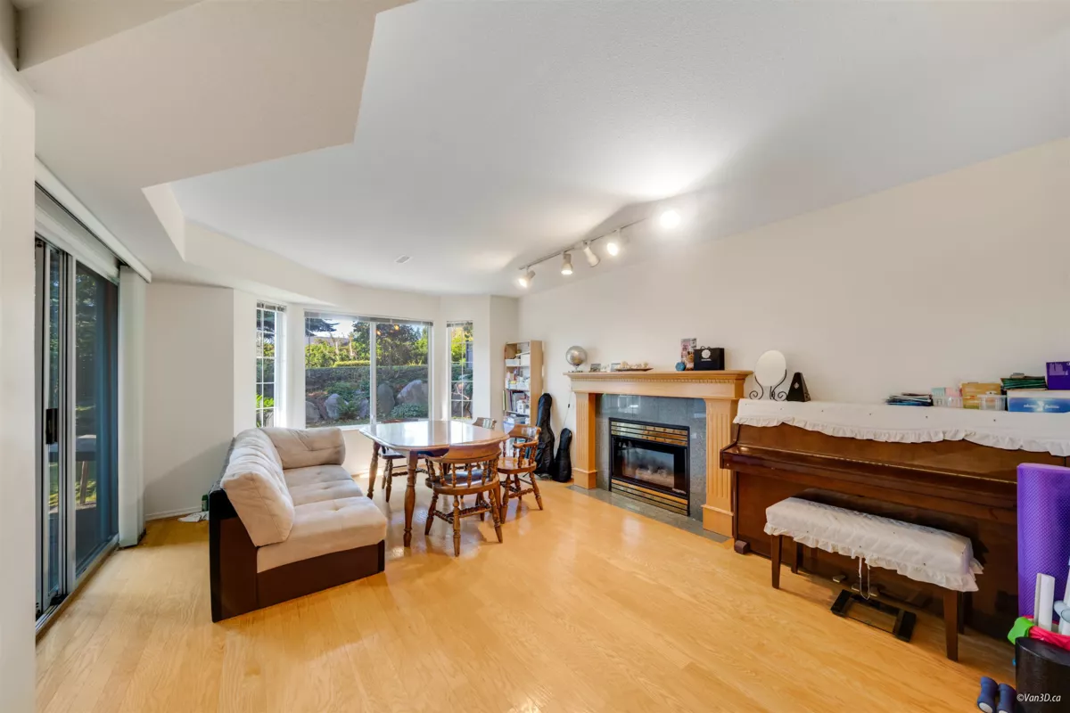 Breakfast Nook Photo of 136 1685 Pinetree Way, Coquitlam, BC