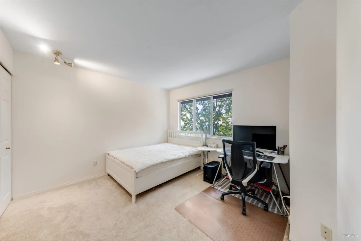 Garden / Landscaping Photo of 136 1685 Pinetree Way, Coquitlam, BC