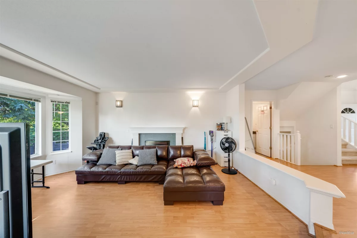 Kitchen Island Photo of 136 1685 Pinetree Way, Coquitlam, BC