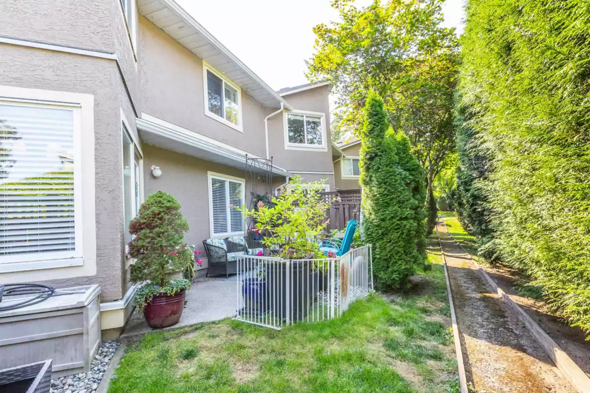 Front Yard Photo of 48 16061 85 Avenue, Surrey, BC