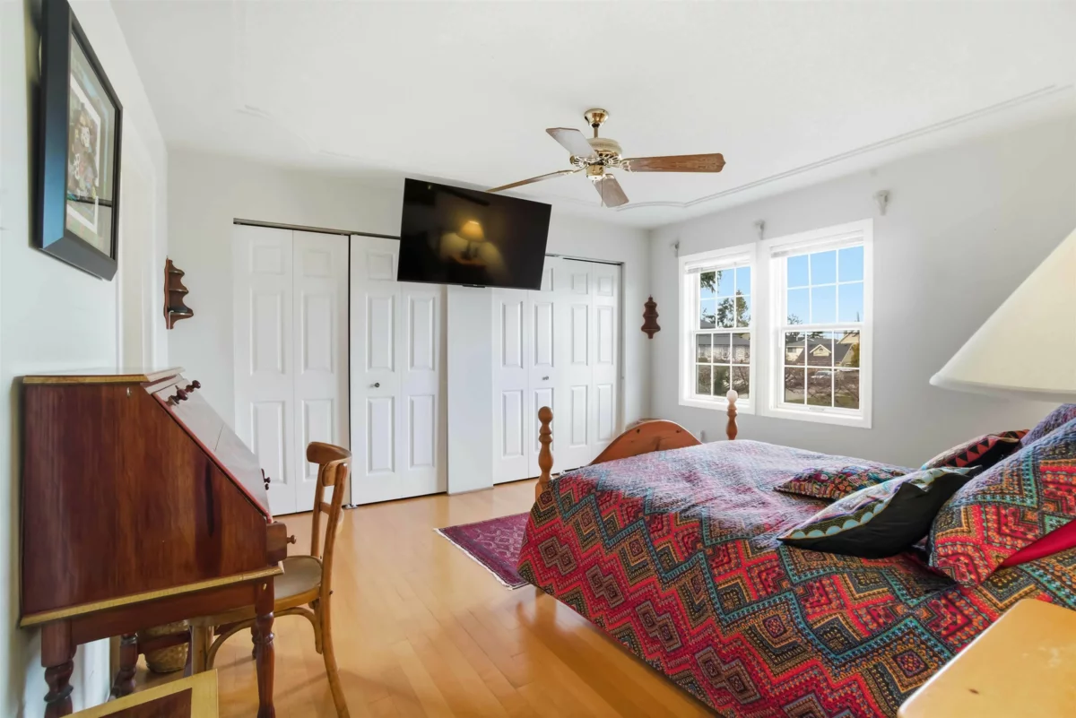 Guest Bathroom Photo of 3580 Broadway Street, Richmond, BC