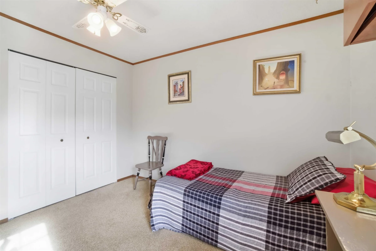 Hallway Photo of 3580 Broadway Street, Richmond, BC