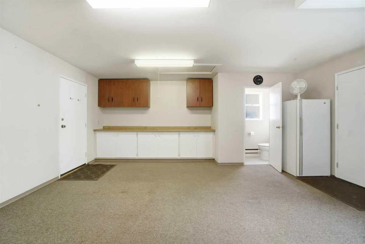 Swimming Pool Photo of 3580 Broadway Street, Richmond, BC