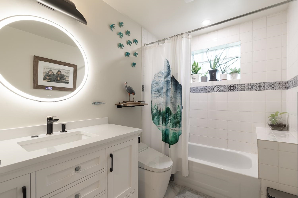 Basement Recreation Room Photo of 1 451 E Pender Street, Vancouver, BC