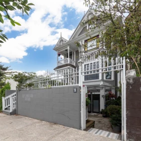 1 451 E Pender Street, Vancouver, BC
