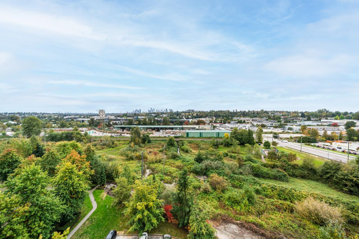 Dining Area Photo of 1105 4178 Dawson Street, Burnaby, BC