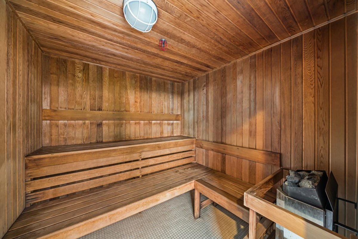 Entry Foyer Photo of 1105 4178 Dawson Street, Burnaby, BC