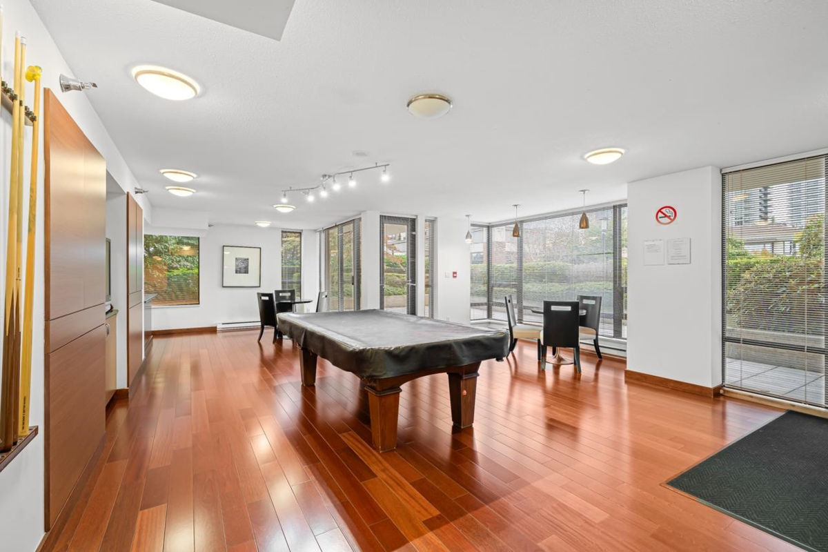 Hallway Photo of 1105 4178 Dawson Street, Burnaby, BC