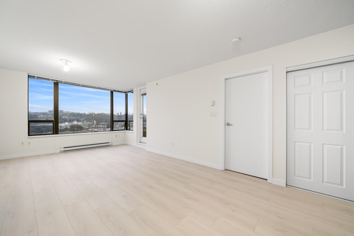 Kitchen Island Photo of 1105 4178 Dawson Street, Burnaby, BC