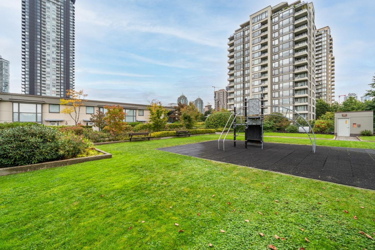 Loft / Bonus Room Photo of 1105 4178 Dawson Street, Burnaby, BC