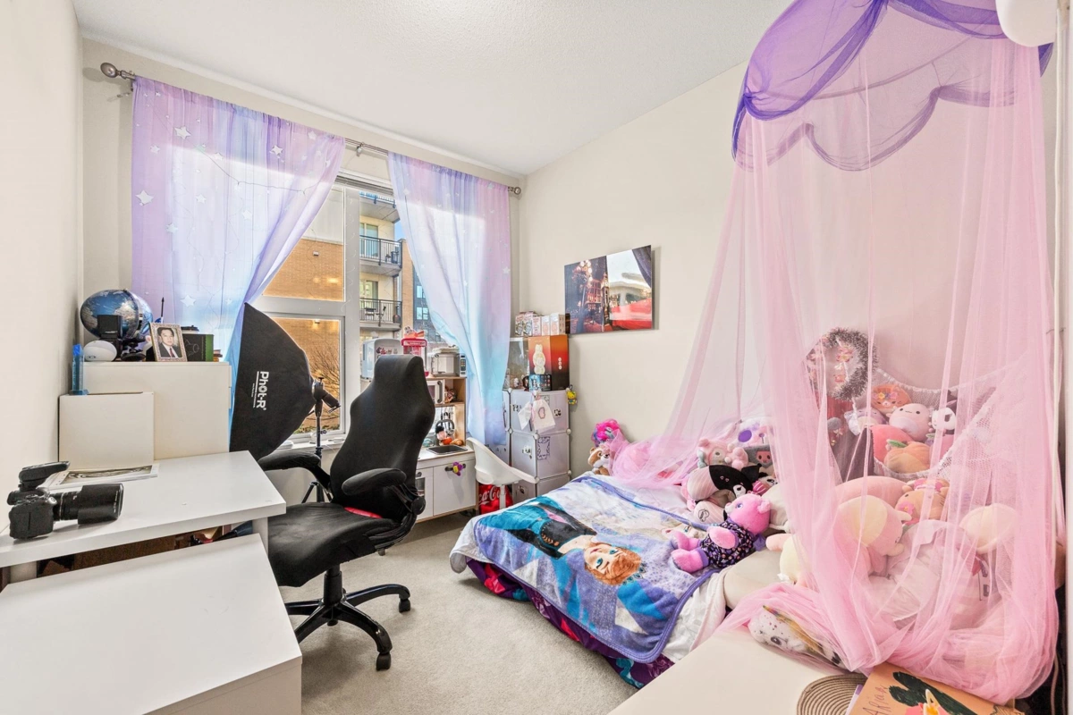 Dining Area Photo of 215 9388 Tomicki Avenue, Richmond, BC