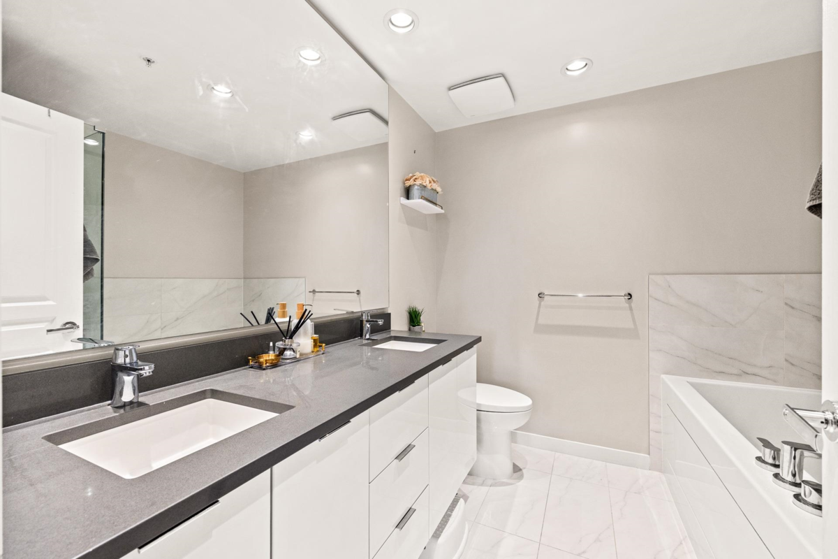 Entry Foyer Photo of 215 9388 Tomicki Avenue, Richmond, BC