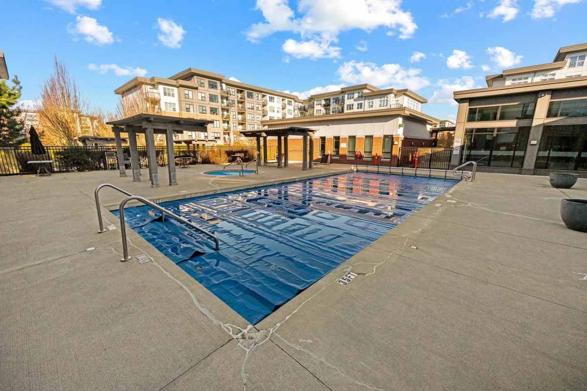 Garden / Landscaping Photo of 215 9388 Tomicki Avenue, Richmond, BC