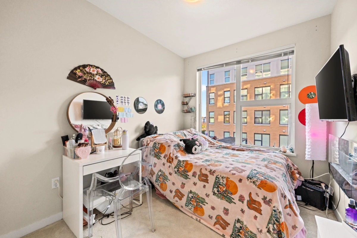Kitchen Photo of 215 9388 Tomicki Avenue, Richmond, BC