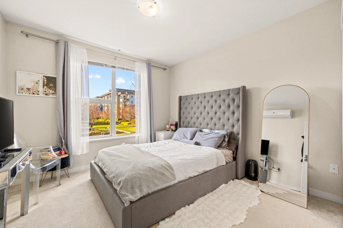 Laundry Room Photo of 215 9388 Tomicki Avenue, Richmond, BC