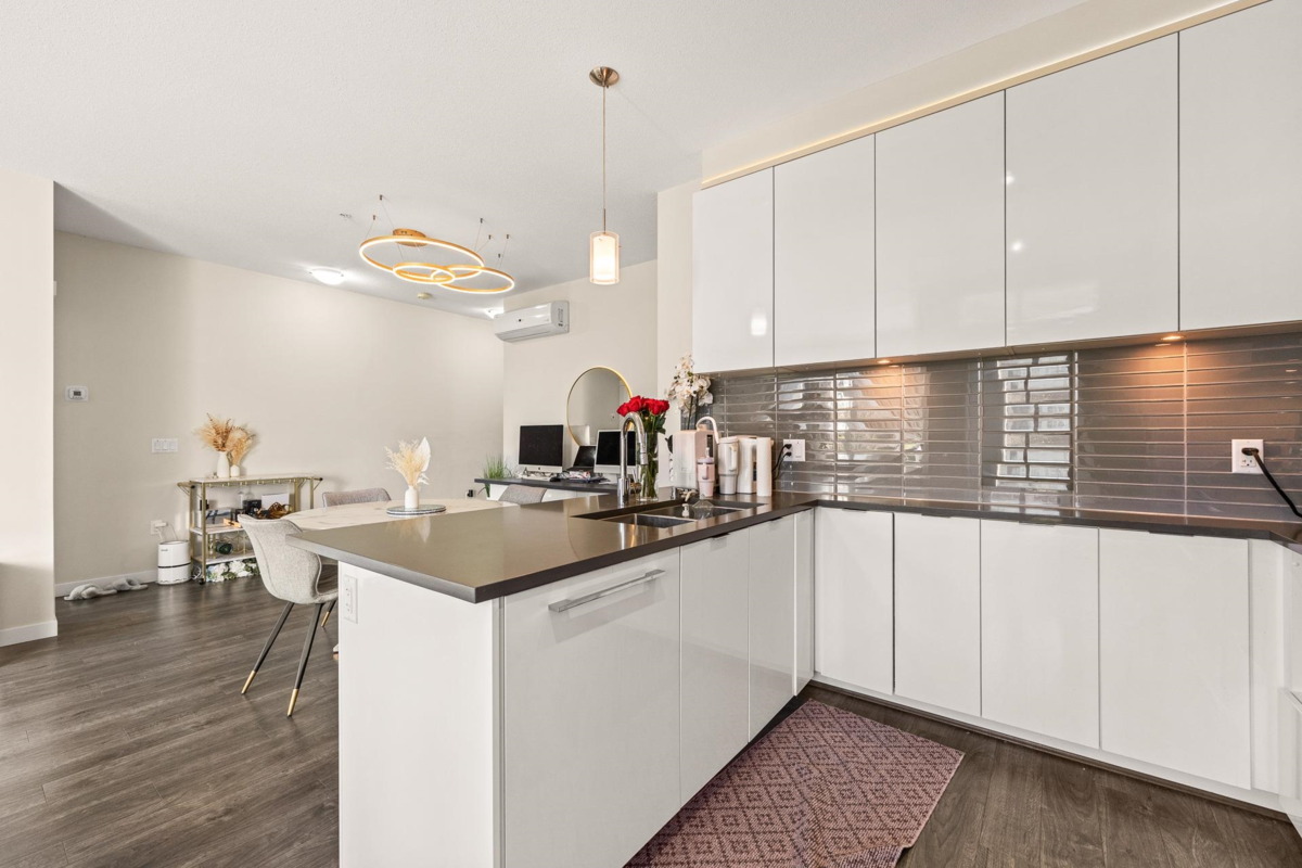 Loft / Bonus Room Photo of 215 9388 Tomicki Avenue, Richmond, BC