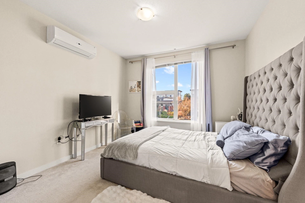 Mudroom Photo of 215 9388 Tomicki Avenue, Richmond, BC