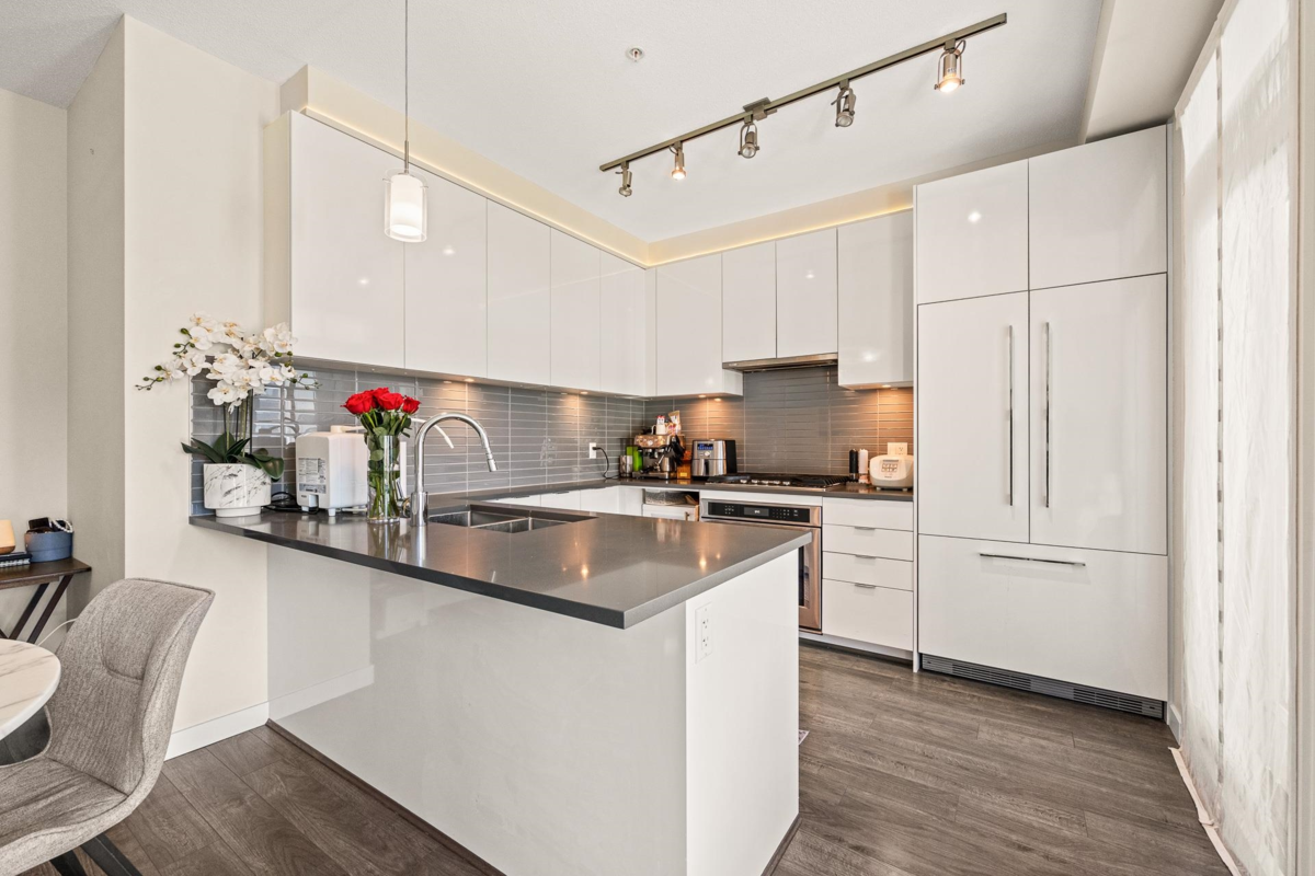 Powder Room Photo of 215 9388 Tomicki Avenue, Richmond, BC