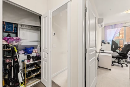 Hallway Photo of 215 9388 Tomicki Avenue, Richmond, BC