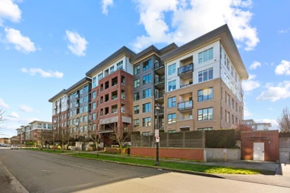 215 9388 Tomicki Avenue, Richmond, BC